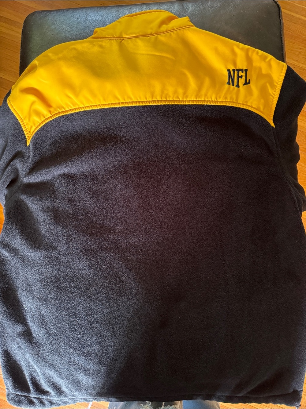 NFL Black and Yellow Steelers Puffer Fleece Jacket - Picture 4 of 4